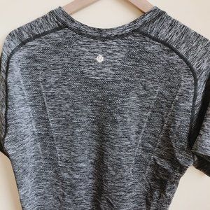 LULULEMON Metal Vent Tech V-Neck Mens Tee